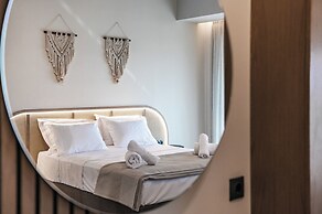 Terra Hélios Suites & Studios