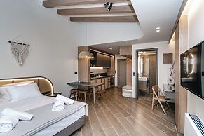 Terra Hélios Suites & Studios