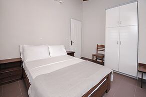 Terra Hélios Suites & Studios