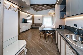 Terra Hélios Suites & Studios