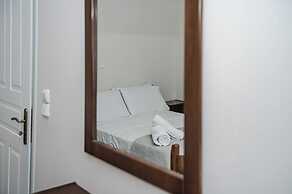 Terra Hélios Suites & Studios