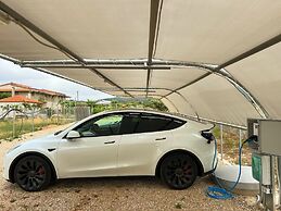 Terra Hélios Suites & Studios