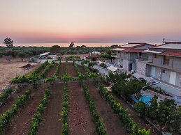 Terra Hélios Suites & Studios