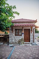 Terra Hélios Suites & Studios