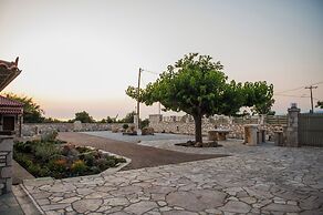 Terra Hélios Suites & Studios