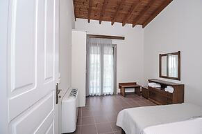 Terra Hélios Suites & Studios