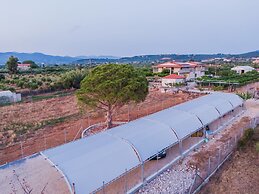 Terra Hélios Suites & Studios