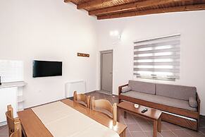 Terra Hélios Suites & Studios