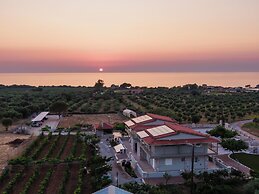 Terra Hélios Suites & Studios