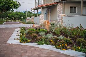 Terra Hélios Suites & Studios