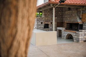 Terra Hélios Suites & Studios