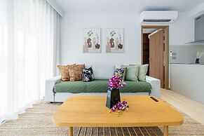 Beachside 2BR 200 m to BangTao beach