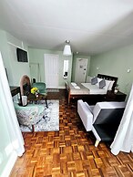 Basement 2 Bed Appartment with EVCharger