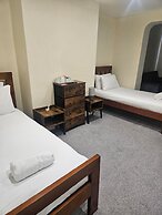 Basement 2 Bed Appartment with EVCharger