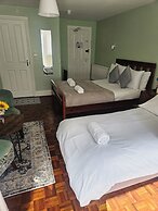 Basement 2 Bed Appartment with EVCharger