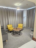 Basement 2 Bed Appartment with EVCharger