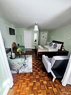 Basement 2 Bed Appartment with EVCharger