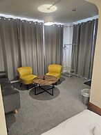 Basement 2 Bed Appartment with EVCharger