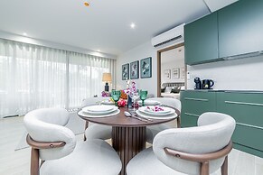 2BR Beachside 200 m to BangTao beach