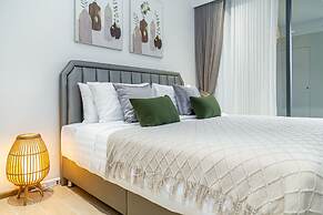 2BR Beachside 200 m to BangTao beach