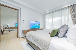 2BR Beachside 200 m to BangTao beach