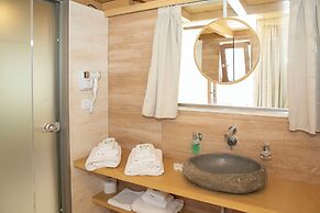 Alia suites and spa