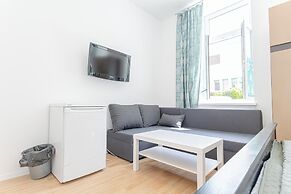 6BR Apt with Garden near Danube