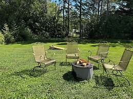 Pine Tree Trail Lodge