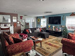 Pine Tree Trail Lodge