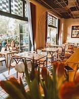 NISHANI BOUTIQUE MOTEL