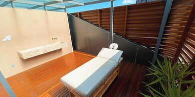 Setai Aquamaris - by Setai Apartaments