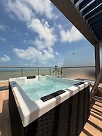 Setai Aquamaris - by Setai Apartaments