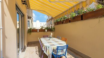 Annietta Apartment