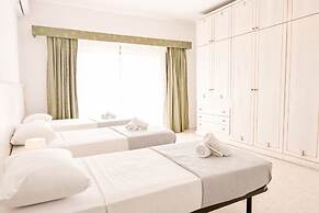 7 MEDITERRANEA VILLA