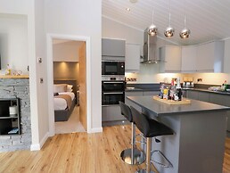 7 Lake View