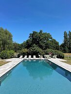 Maison piscine & tennis partagés