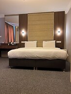 EGAN HOTEL