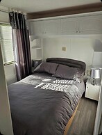 Cosy 3-bedroom Caravan With Decking