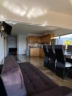 ROBLE COLONIAL