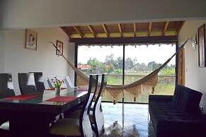 ROBLE COLONIAL