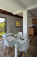 ROBLE COLONIAL