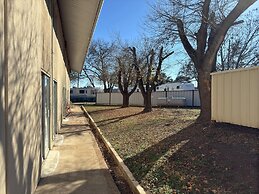 American Inn & RV Park