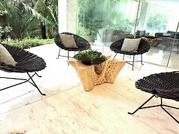 Bolongo 1BR Your Exclusive Oceanfront Escape