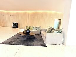 Bolongo 1BR Your Exclusive Oceanfront Escape