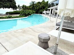 Bolongo 2BR Your Exclusive Oceanfront Escape