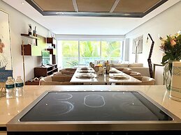 Bolongo 2BR Your Exclusive Oceanfront Escape
