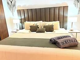 Bolongo 2BR Your Exclusive Oceanfront Escape