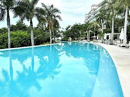 Bolongo 2BR Your Exclusive Oceanfront Escape