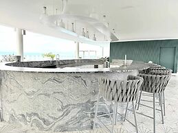 Bolongo 3BR Your Exclusive Oceanfront Escape