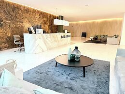 Bolongo 3BR Your Exclusive Oceanfront Escape